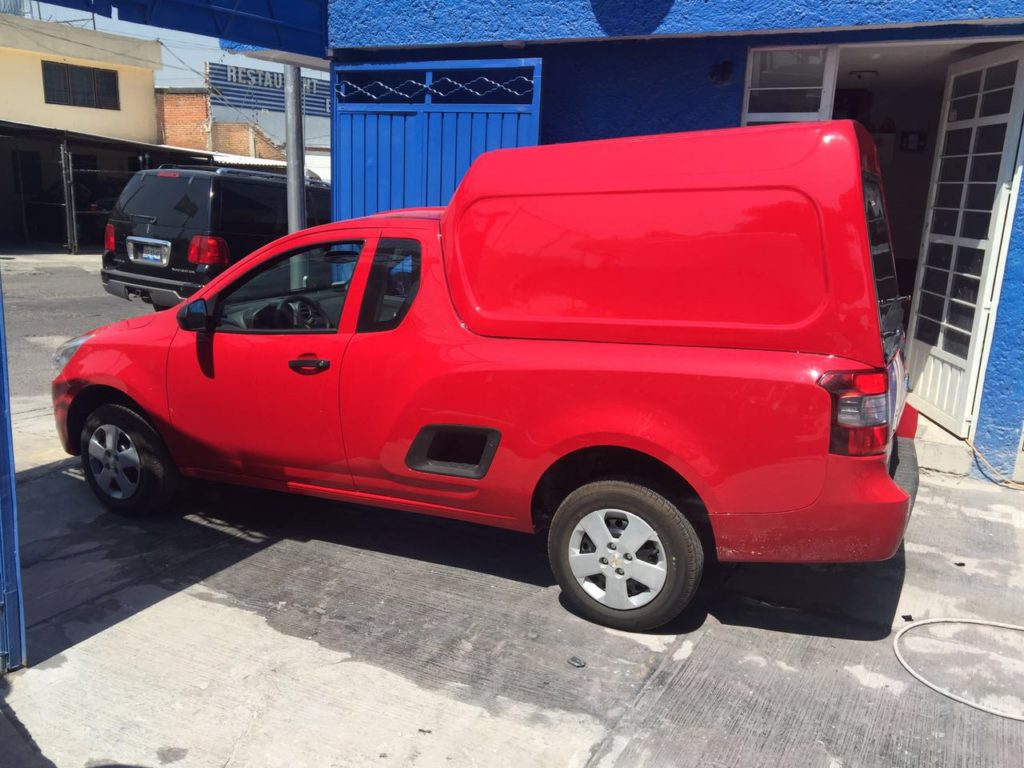 Camper Caseta Panorámica para Batea de Camioneta Chevrolet Tornado 2011
